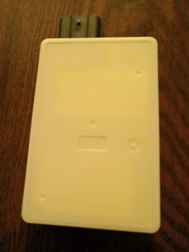 2018 - 2023 Chrysler 300 Rear Blind Spot Detection Module OEM - Imagen 2 de 3