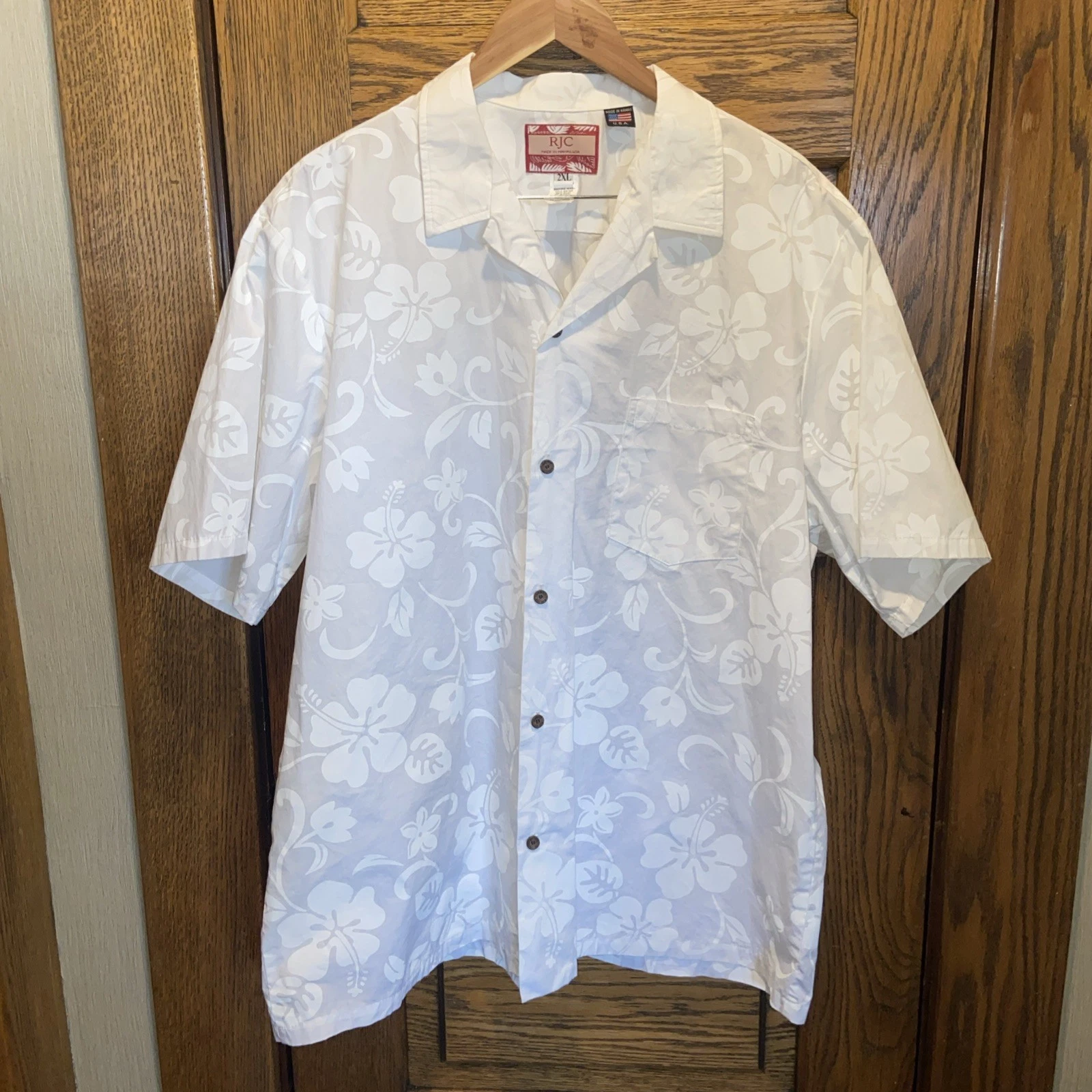 RJC Hawaii Mens Size 2XL Aloha Hawaiian Shirt White Floral Button Up Made in USA