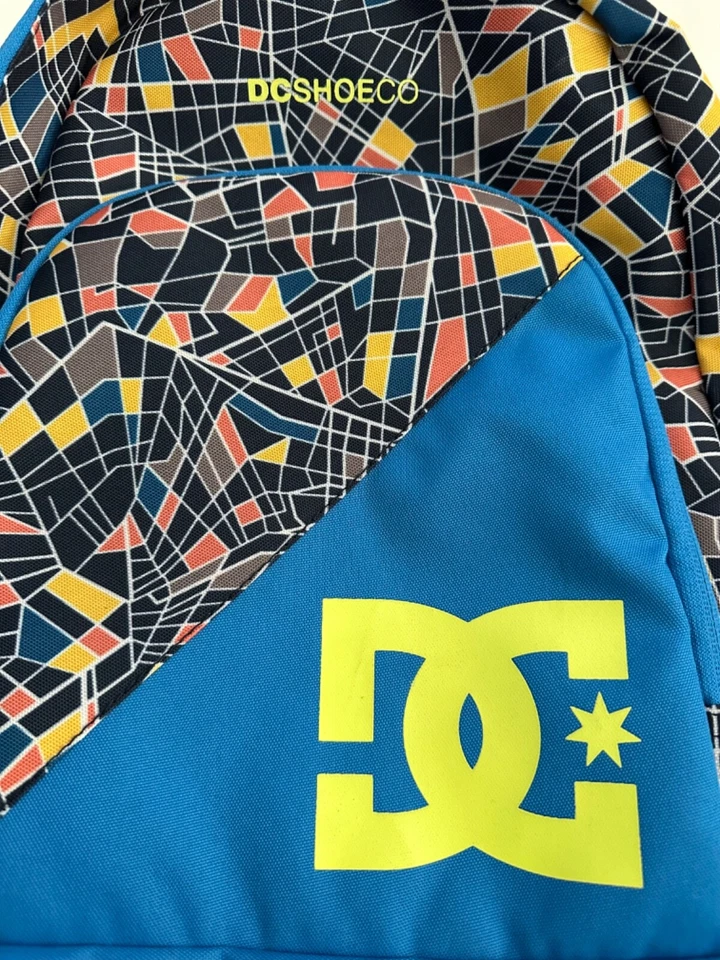 Mochila DC Shoes Co alça ajustável - Azul turquesa e múltipla nova sem etiquetas - Imagem 2 de 4