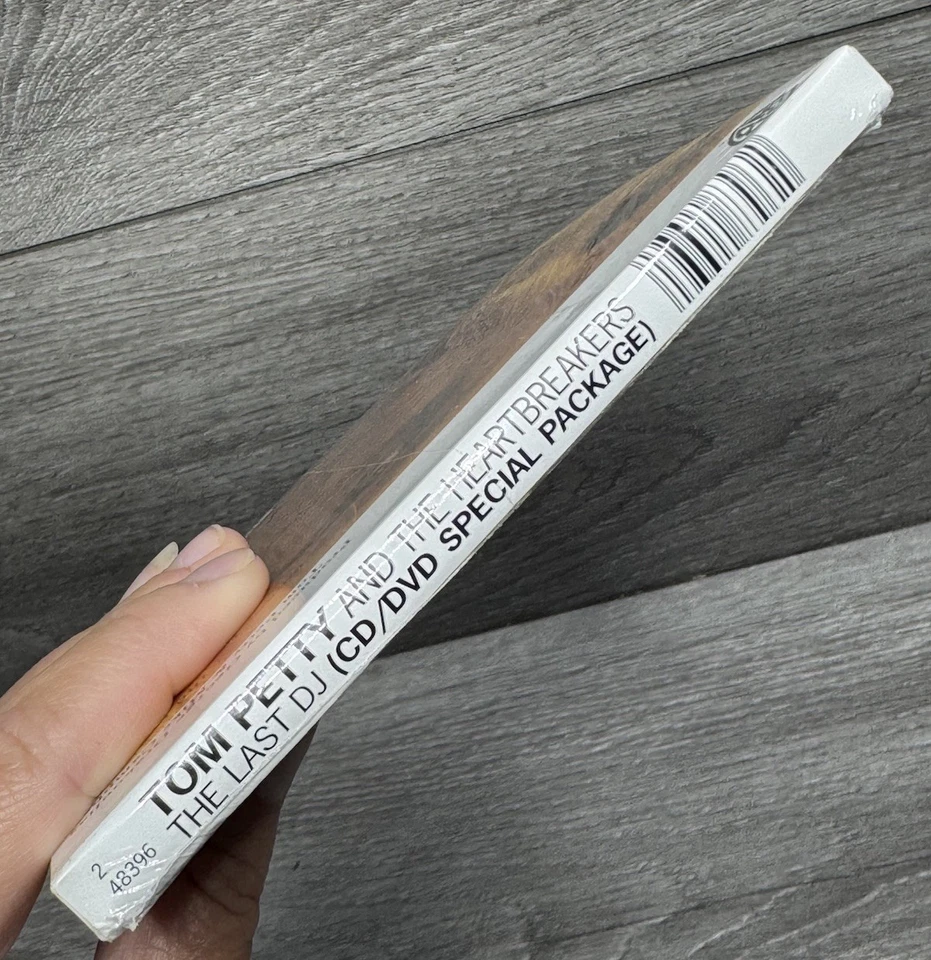 The Last DJ CD Bonus DVD Sessions Special Package Tom Petty & The Heartbreakers - Image 4 of 4