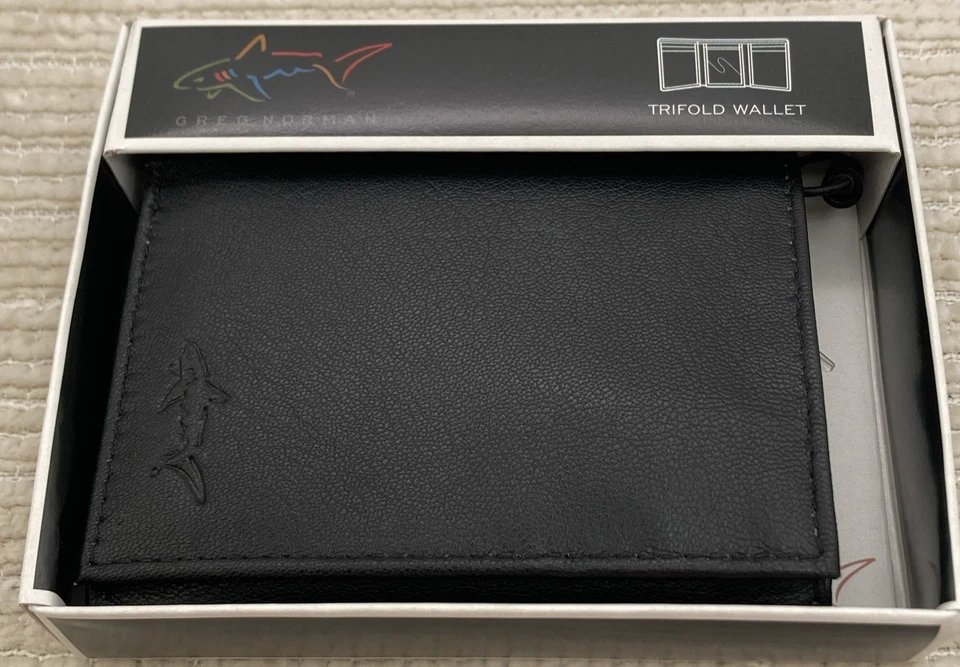 Cartera Greg Norman de cuero para hombre triple negra con emblema de tiburón en caja tiene defecto Foto 2 de 4