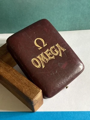 Ancienne Boîte Ecrin de Montre Gousset Femme OMEGA - Photo 1/4