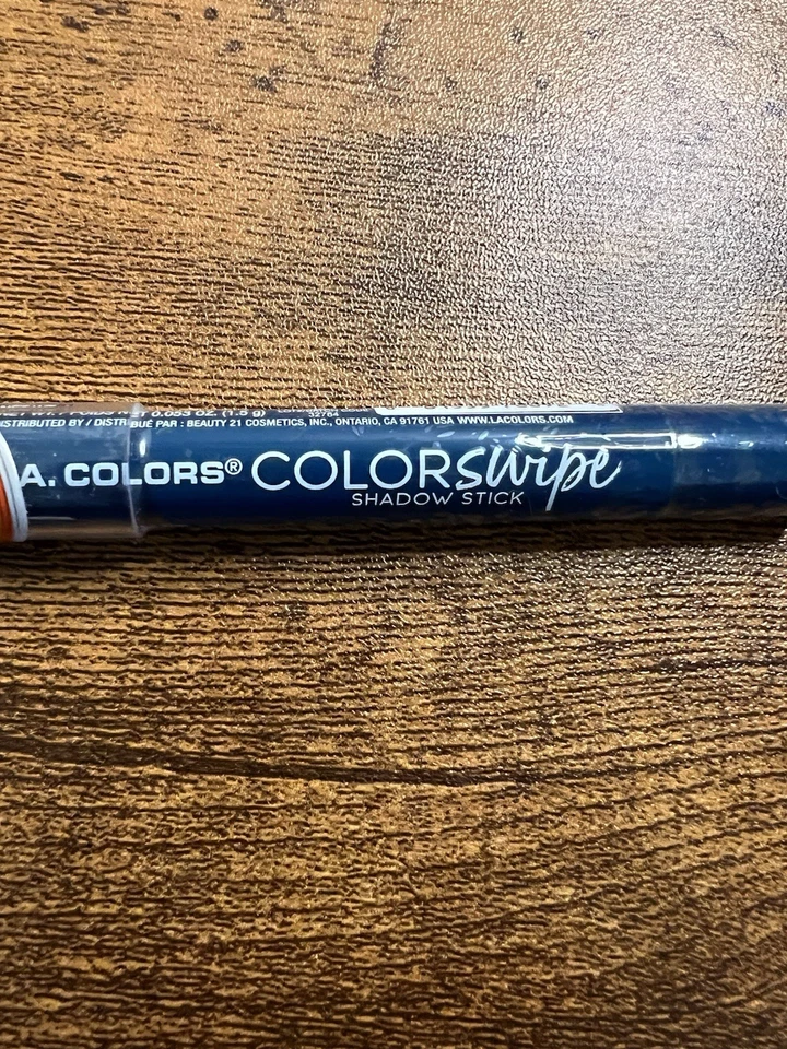 L.A. COLORS Color Swipe Shadow Stick - Eyeshadow Stick - Blue Shimmer - *RADIANT - Image 3 of 3