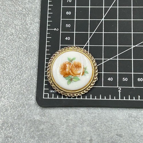 Vintage West Germany Scarf Clip Flowers Gold Tone Porcelain - Picture 4 of 4