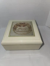 Vintage Sankyo Happy Anniversary Jewelry Music Box Unknown Tune