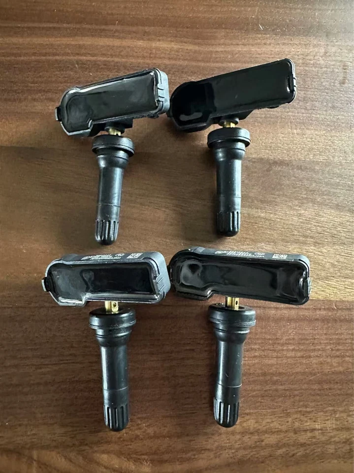 Complete Set of 4 OEM TPMS Tire Pressure Sensors Kit 28103AJ00A for Subaru WRX Foto 2 de 4