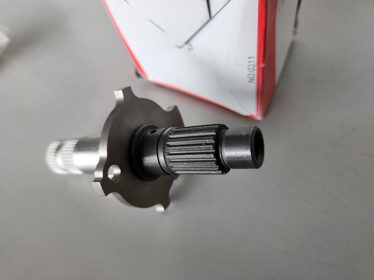 NW KICK STARTER AXLE YAMAHA 1980-83 XT250 , SR250 1980 , 3y1 NW KICK STARTER AXLE YAMAHA 1980-83 XT250 , SR250 1980 , 3y1