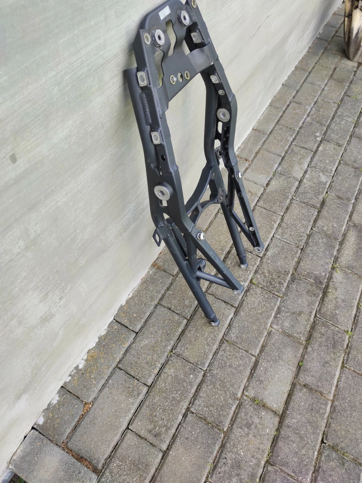 Subchasis trasero Triumph Street Triple 675 R 2007-2012 T2070612 Foto 3 de 4