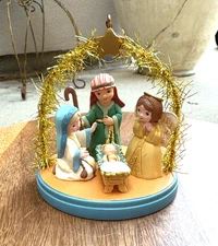 Hallmark Ornament A Precious Gift Nativity Manger Scene Christmas 2008 QXG7084
