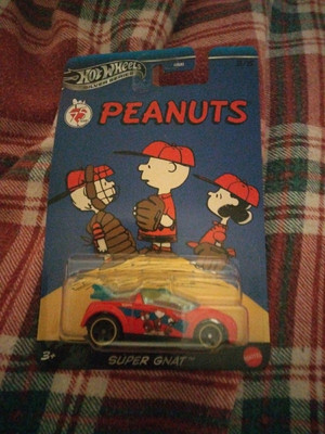 Hot Wheels 💎 Peanuts 75th Anniversary 💎 3/5 Super Gnat ~2024