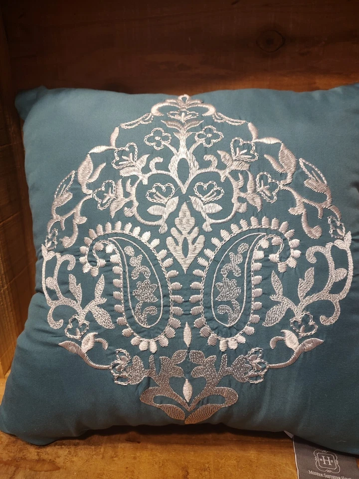 Almohada moderna Southern Home Aqua punta de aguja 16 X 16 Foto 2 de 4