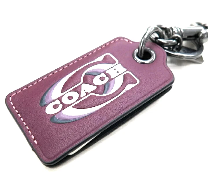 Nuevo con etiquetas Llavero abridor de botellas unisex Coach con sello Coach No. CJ743 Deep Berry Foto 3 de 4