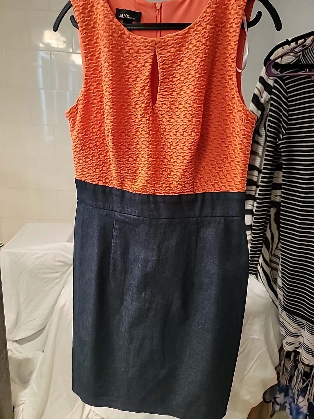 Abito donna Alyx Limited taglia 8 finto blu denim arancione motivo ondulato senza maniche