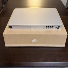 Ubiquiti UniFi Dream Machine SE UDM-SE w/ Original Box PoE 2.5GbE SFP 