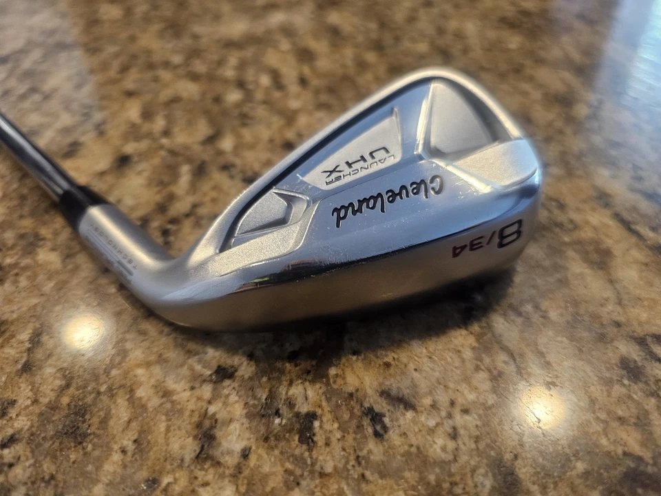 RH Cleveland Launcher UHX 34° 8 Iron Dynamic Gold DST 98 R300 Regular-Flex Steel - Image 2 of 4