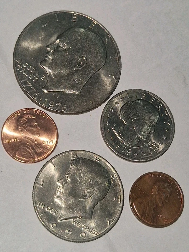 5× USA BANKFRISCH 1970-2025 D LETZTER CENT ALLE NEU 2× DOLLAR 2× CENT ,1× 50CENT - Bild 1 von 4