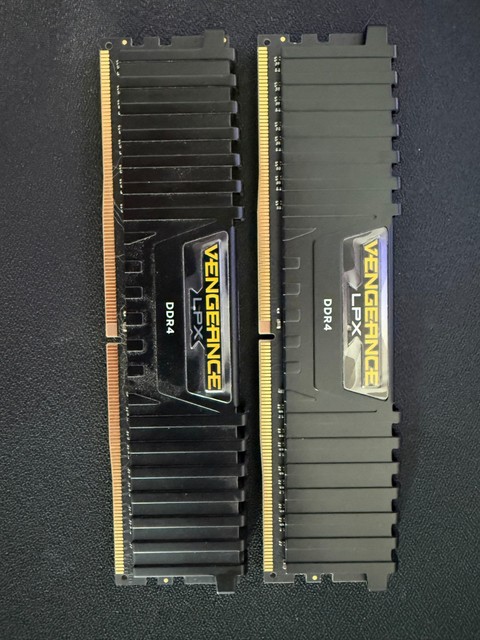 Corsair Vengeance LPX 16 GB DDR4-3200 (2×8 GB)