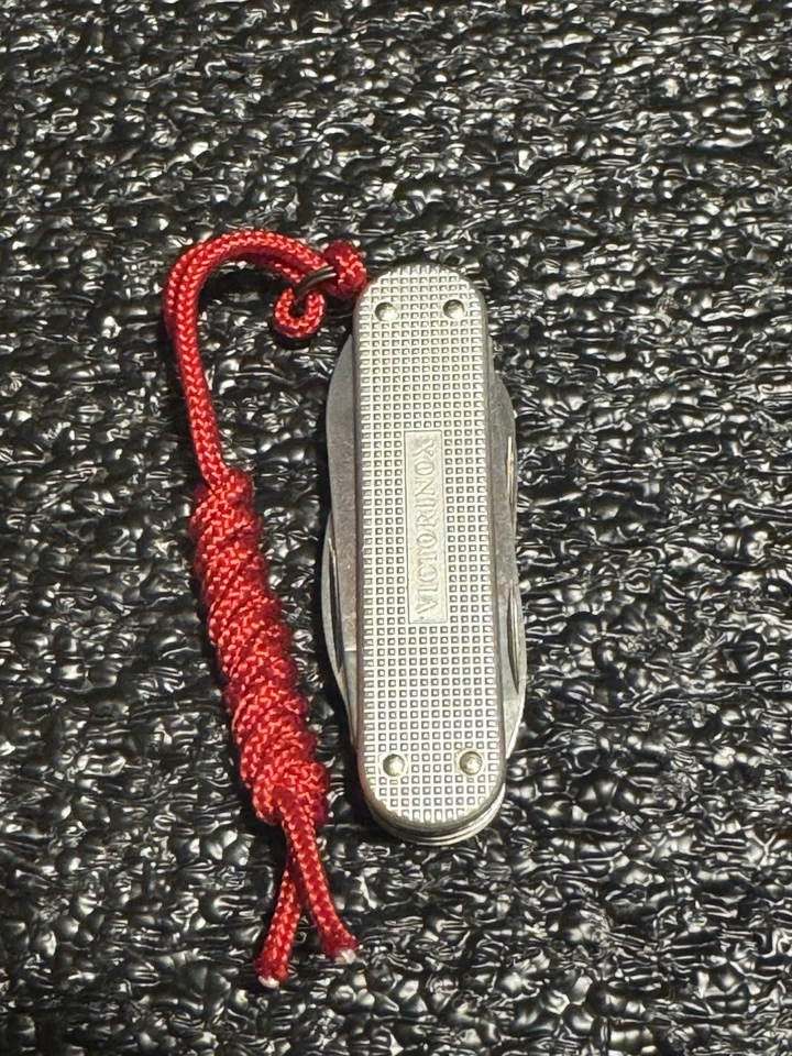 Cuchillo Victorinox Swiss Army 58 mm Silver Alox MiniChamp 0.6381.26 Nuevo con Caja Foto 4 de 4