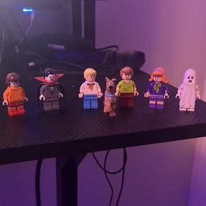 LEGO Scooby-Doo Minifigure Collection Shaggy Daphne Velma Fred TV Shows Plastic