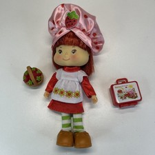 Strawberry Shortcake Doll With Original Outfit Basket And Lunchbox