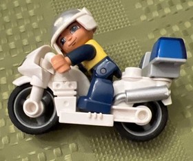 Lego Duplo Police Bike Traffic Cop 5679 Stop Lights Motorcycle