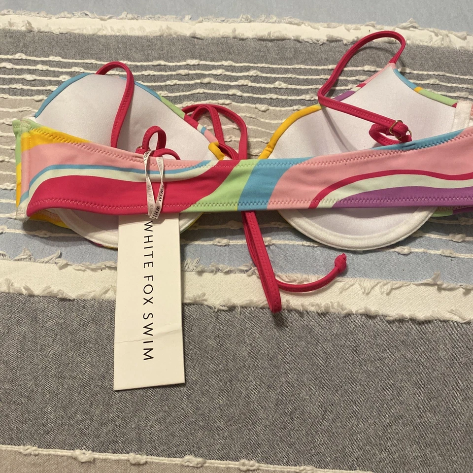 White Fox Boutique Stand Out 比基尼上衣热带印花全新带标签女式 L 码 — 第 2/4 张图片