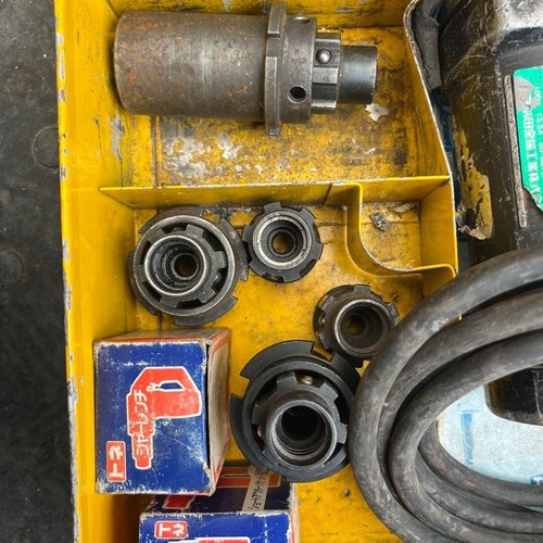 TONE S-201R Shear Wrench with Case & Sockets, Operation Confirmed, Good"Used" - Picture 8 of 24