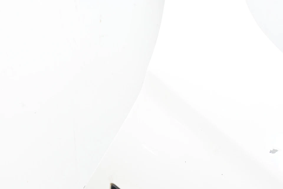 ⭐Cubierta de panel de guardabarros delantero derecho del lado del pasajero para BMW F32 F33 F36 blanca moldeada OEM Foto 3 de 4