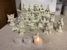 Vintage Town of Bethlehem nativity 12 piece original box J C Penney