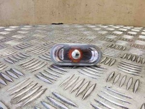 VW CADDY II Variant 9K9B Kotflügelblinker vorne links 2K0949117B 2.0 26205842