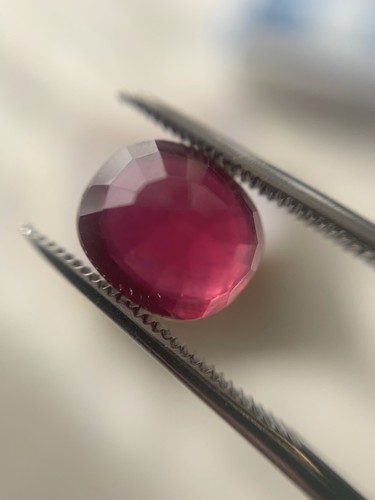 Magnífico Rubi natural talla oval 3,59 kilates. Madagascar. - Imagen 4 de 12