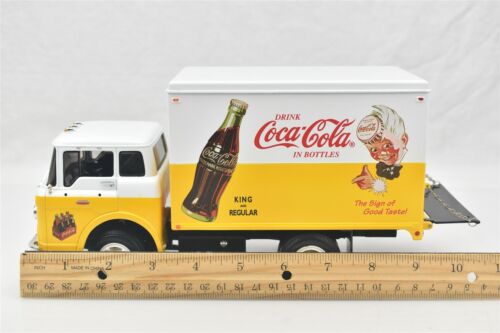 ERTL Coca Cola Coke Ford 1958 C-800 Delivery Truck Die Cast 1:25 Scale H837 - Picture 2 of 10