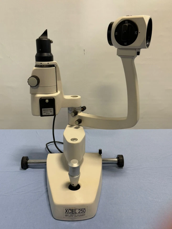 Lâmpada de fenda Reichert XCEL 250 modelo: 12550 - Imagem 2 de 4