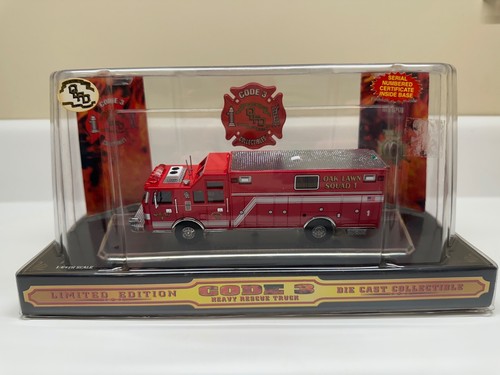 Code 3 Collectibles Oak Lawn Squad 1 Heavy Rescue truck 1:64