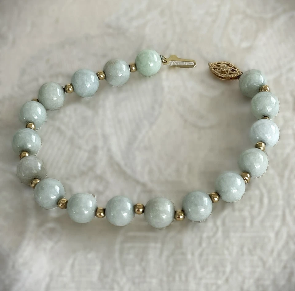 Brazalete de cuentas de jadeíta Celadon con espaciadores y broche de oro de 14k 7,4 mm 7 1/4" Foto 3 de 4