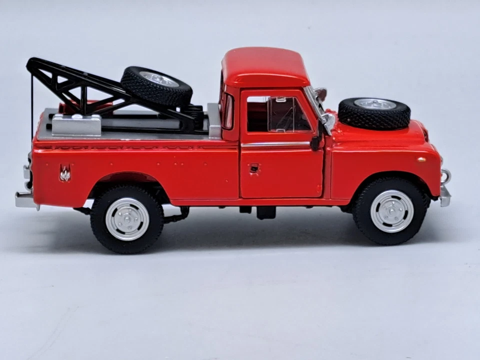 CARARAMA, LAND ROVER Pick-up Serie III Carroattrezzi Rosso, 1/43, CAR54044 - Immagine 4 di 4