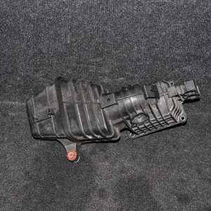 VOLKSWAGEN PASSAT Turbolader-Einlassanschluss B7 1.4 Benzin 03C145755J 2011