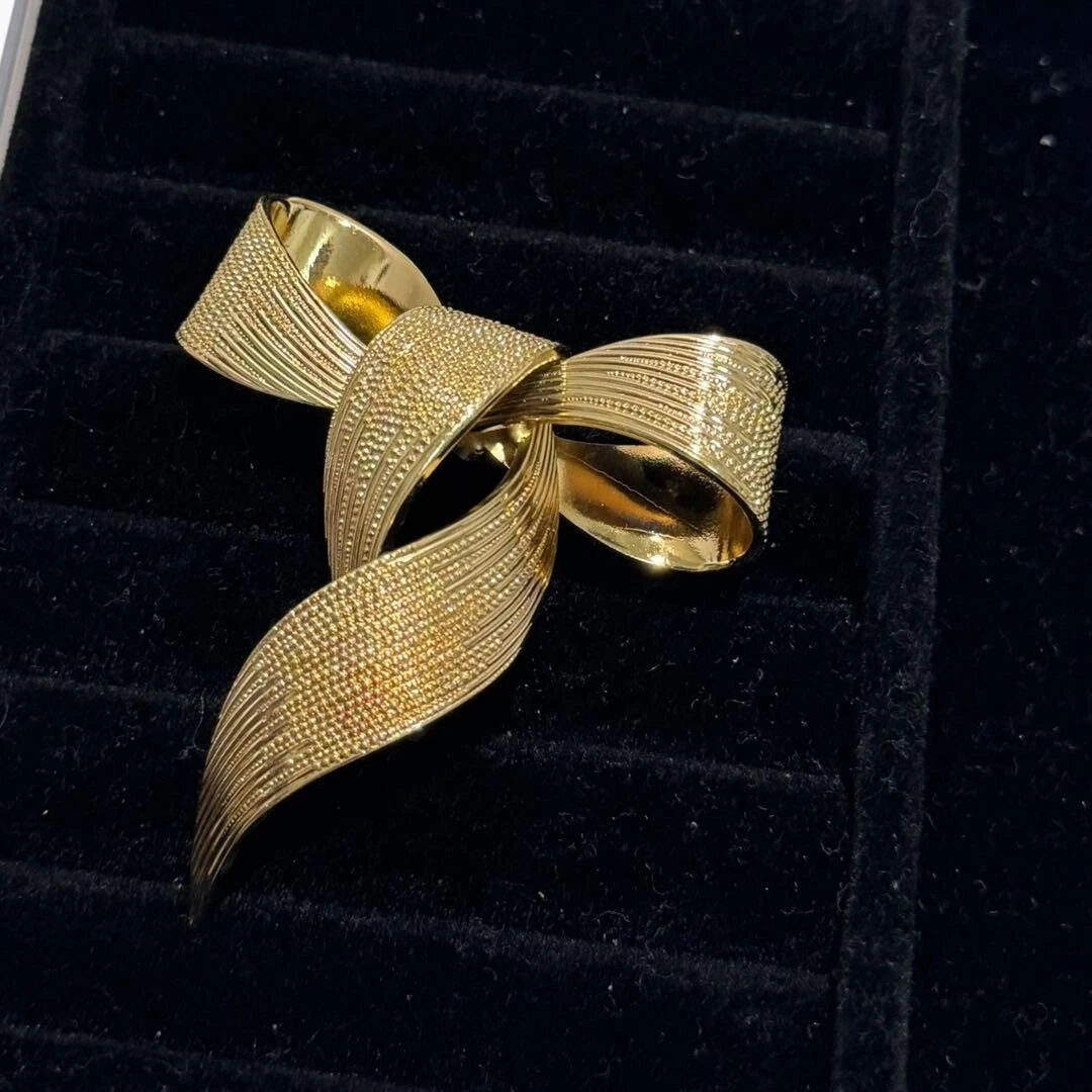 Christian Dior Jewelry In Vintage Designer Costume Pins & Brooches