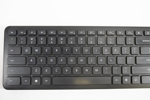 Microsoft Bluetooth Keyboard – Wireless, Slim, and Efficient - Picture 3 of 6