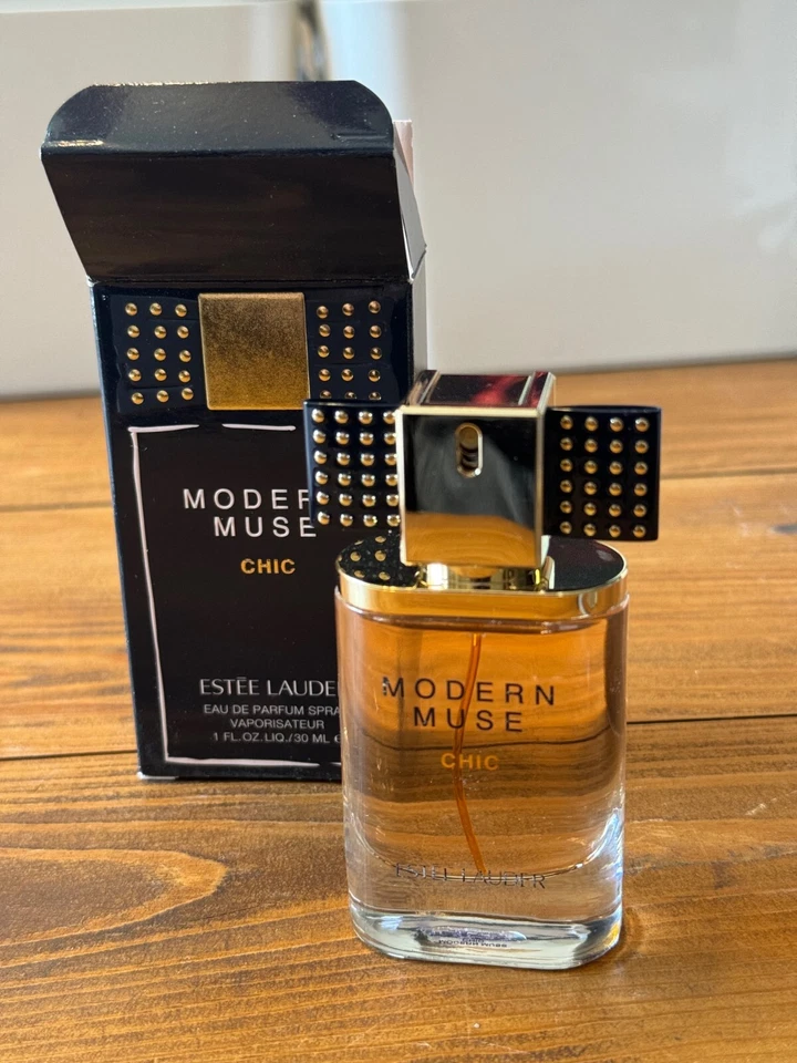 Estee Lauder Modern Muse Chic Floral Amadeirado Jasmim Perfume Spray 80ml - Imagem 4 de 4