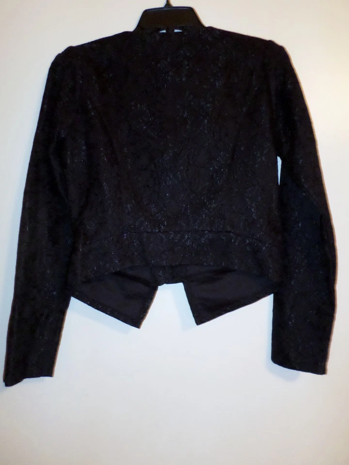 Chaqueta motera de encaje Kardashian Kollection Foto 4 de 4