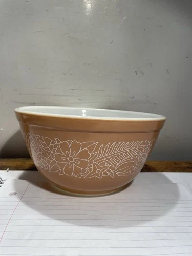 Vintage Pyrex Woodland # 402 Bowl  Dish Made In USA In 1978 1.5 Qts. S