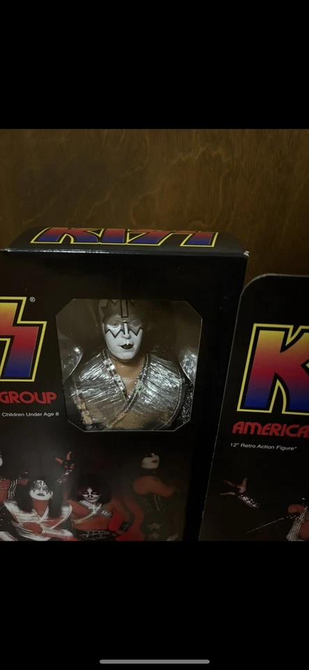 Juego de figuras de juguete de 12 pulgadas FIGURAS DE BESO - incluye - Los cuatro miembros de la banda Foto 2 de 4