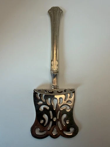 English Chippendale by Reed and Barton Sterling Silver Pastry Server 6 3/4"