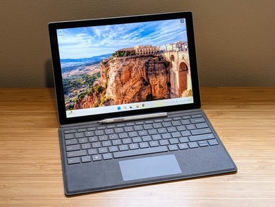 Microsoft Surface Pro 7 Bundle - Core i7 / 16GB RAM / 256GB SSD - Keyboard & Pen