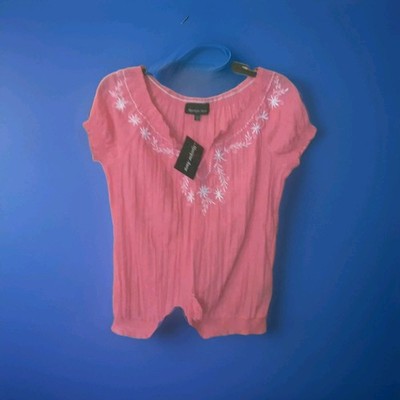 NWT Mystique Aura Women's Top. Size M. Pink With White Embroidery, Lightweight 