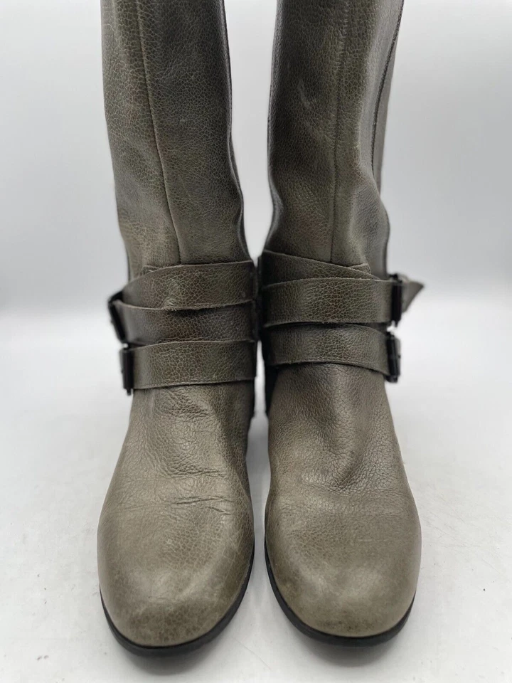Bota de montar Enzo Angiolini Eazenzi para mujer talla 6M gris cuero cremallera punta almendra Foto 2 de 4