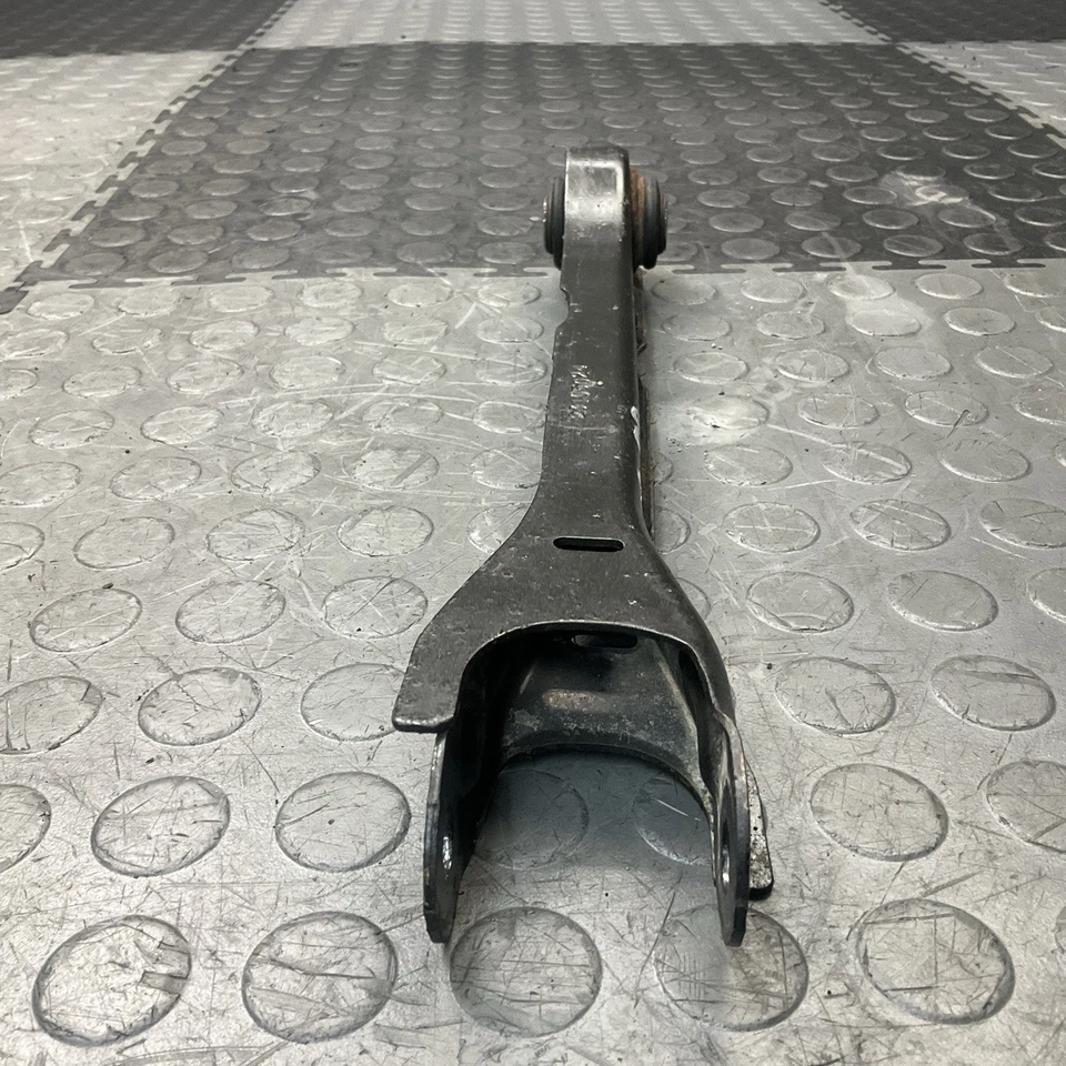 2013-2018 Cadillac ATS RWD Rear Right RH Side Upper Control Arm OEM - Image 4 of 4