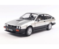 Solido 421186543 - 1:18 Alfa Romeo GTV6 Silber 1984 - Neu