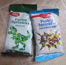 2 pakiety BETTY CROCKER FUSION SPRINKLES mieszanka dinozaurów i mieszanka superbohaterów